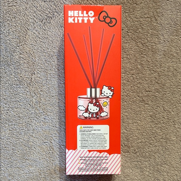 Hello Kitty Red Aroma Reed Diffuser - Picture 3 of 5